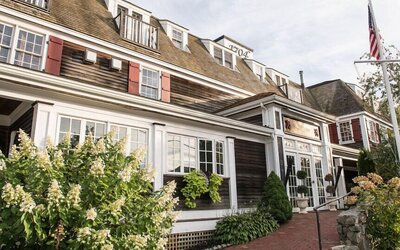 The Red Lion Inn Resort 1704