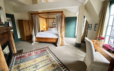 The Red Lion Inn Resort 1704