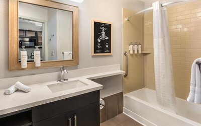 Sonesta Simply Suites Las Vegas Convention Center