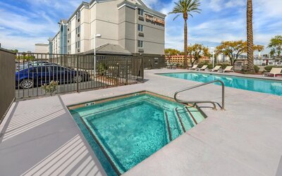 Sonesta Simply Suites Las Vegas Convention Center