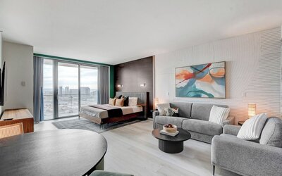 Ava's Suite 37th FLR PALMS PLACE