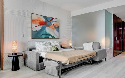 Ava's Suite 37th FLR PALMS PLACE