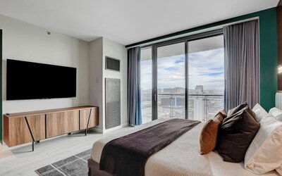 Ava's Suite 37th FLR PALMS PLACE
