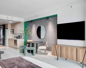 Ava's Suite 37th FLR PALMS PLACE