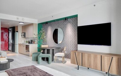 Ava's Suite 37th FLR PALMS PLACE