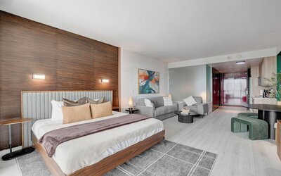 Ava's Suite 37th FLR PALMS PLACE