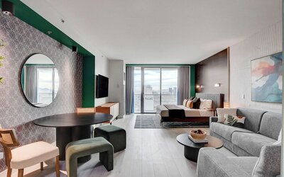 Ava's Suite 37th FLR PALMS PLACE