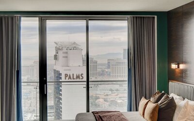 Ava's Suite 37th FLR PALMS PLACE
