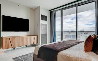 Ava's Suite 37th FLR PALMS PLACE