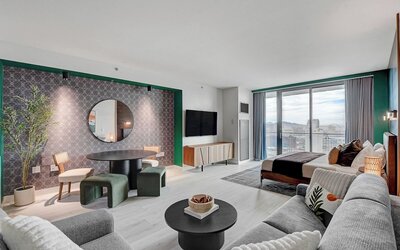 Ava's Suite 37th FLR PALMS PLACE