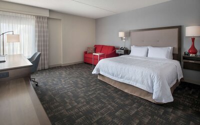 Hampton Inn Boston - Logan Airport