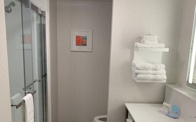 Hampton Inn Boston - Logan Airport