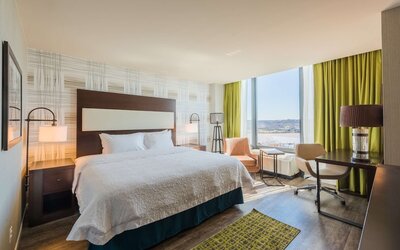 Hampton Inn & Suites Washington DC-Navy Yard