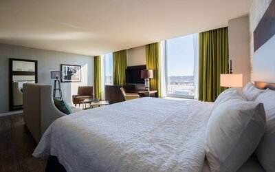 Hampton Inn & Suites Washington DC-Navy Yard