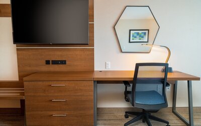 Holiday Inn Express & Suites Las Vegas - E Tropicana by IHG