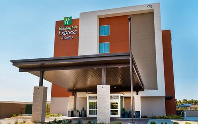 Holiday Inn Express & Suites Las Vegas - E Tropicana by IHG