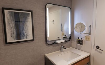 Executive Suite (King | 2 + 1 Pax)