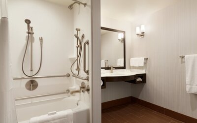 Hilton Garden Inn Boston Logan Airport