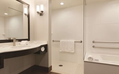 Hilton Garden Inn Boston Logan Airport