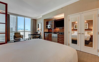 Classic Suite Signature Resort Pool View