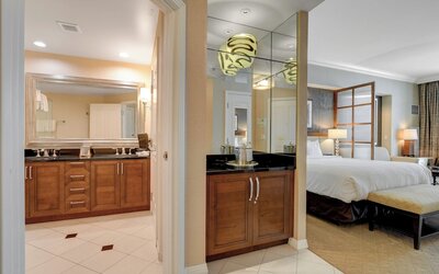 Classic Suite Signature Resort Pool View