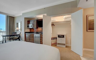 Classic Suite Signature Resort Pool View