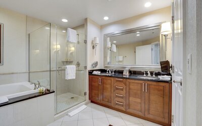 Classic Suite Signature Resort Pool View