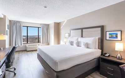 Harborside Hotel