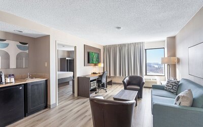 Harborside Hotel
