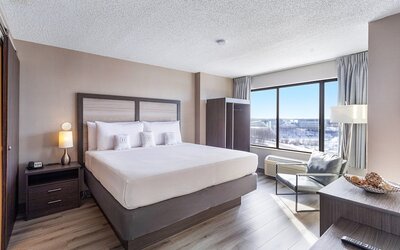 Harborside Hotel