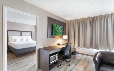 Harborside Hotel