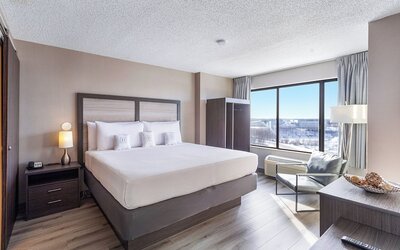 Harborside Hotel