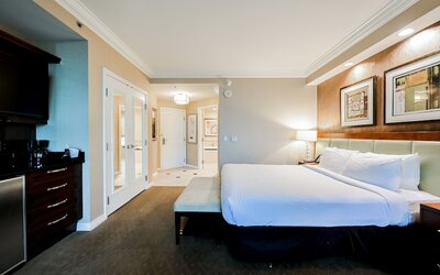 StripViewSuites Two Bedroom at Signature