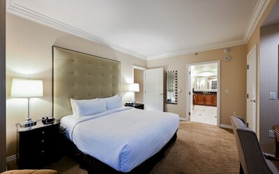 StripViewSuites Two Bedroom at Signature