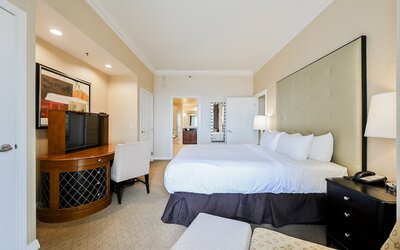 StripViewSuites Two Bedroom at Signature