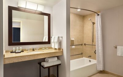 Embassy Suites Boston Logan Airport