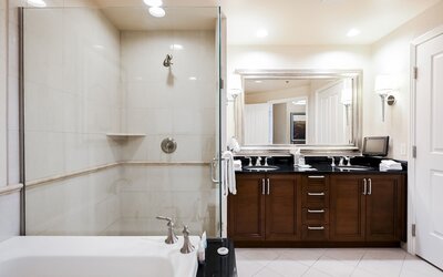 StripViewSuites Two Bedroom at Signature
