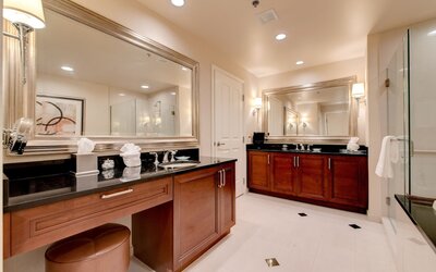 StripViewSuites Two Bedroom at Signature