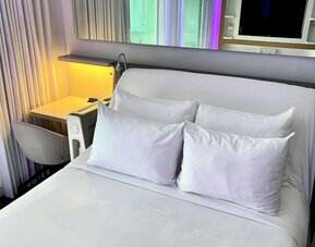 YOTEL Boston