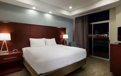 Staybridge Suites: Las Vegas - Stadium District by IHG