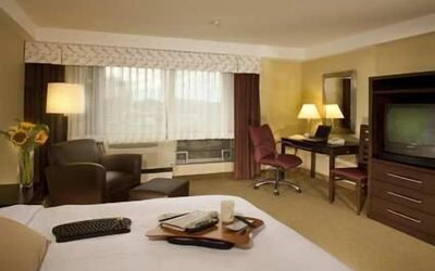Hampton Inn & Suites Boston Crosstown Center
