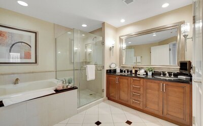 Remodeled MGM Signature Suite High FLR