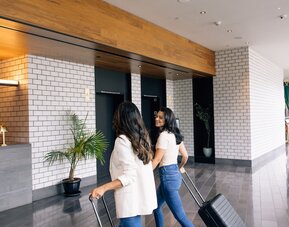 Cambria Hotel Boston Downtown - Seaport