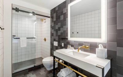 Cambria Hotel Boston Downtown - Seaport