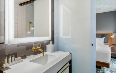 Cambria Hotel Boston Downtown - Seaport