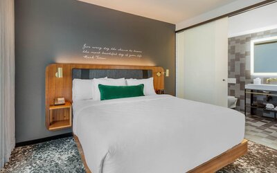 Cambria Hotel Boston Downtown - Seaport