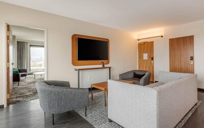 Cambria Hotel Boston Downtown - Seaport
