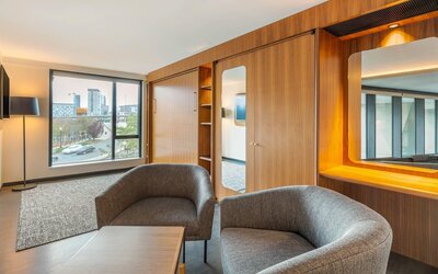 Cambria Hotel Boston Downtown - Seaport