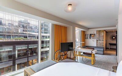 The Envoy Hotel, Autograph Collection