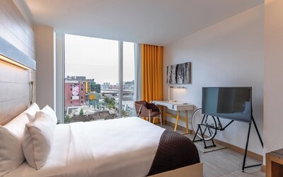 The Envoy Hotel, Autograph Collection